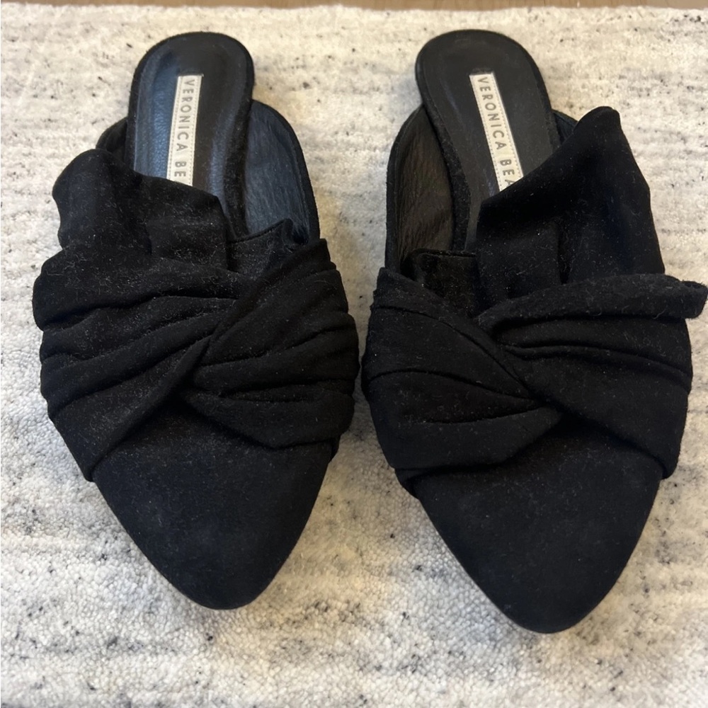 Veronica Beard Size 37 Black Knotted Suede Loafer Slide
